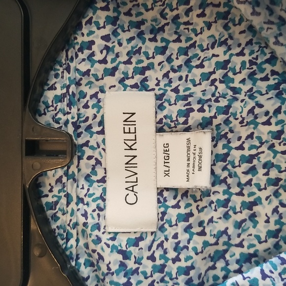 Calvin Klein Short Sleeve shirt  Size: XL Color: Light blue  Condition:Excellent - Picture 2 of 6